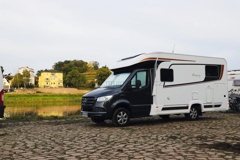 Remifront IV, bočnice - Mercedes Benz Sprinter od 2019, s madlem