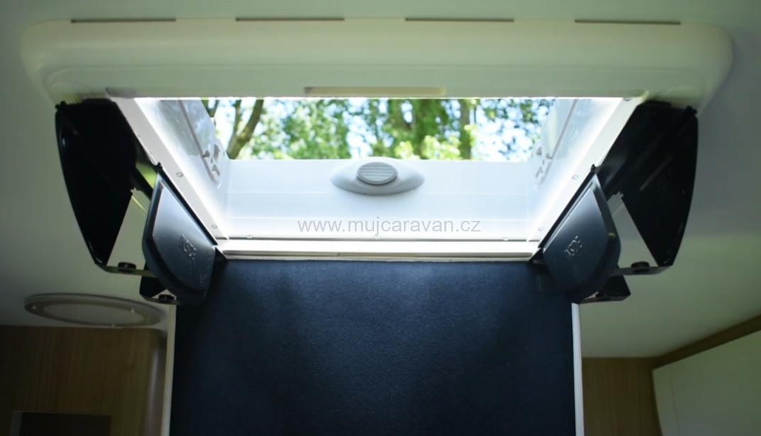 NiteAir 70 x 50 - Střešní zatemňovací / větrací kryt