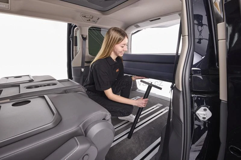 Sada opěrných nohou Froli pro spací modul VW Multivan T7