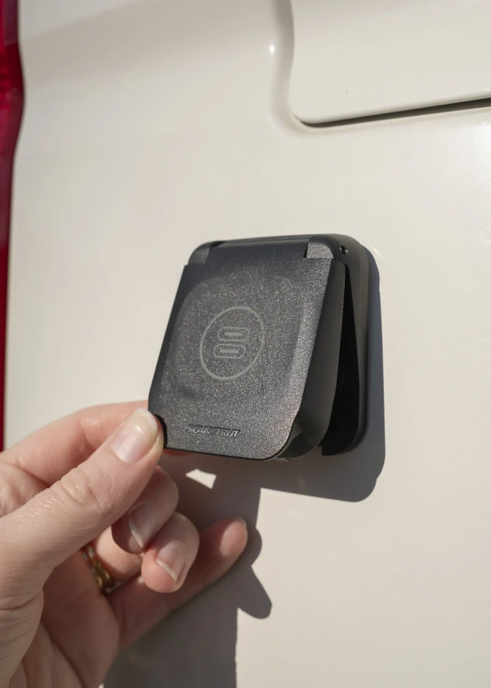 Zásuvka série Ventura 12 V Dual USB-C, 6 A