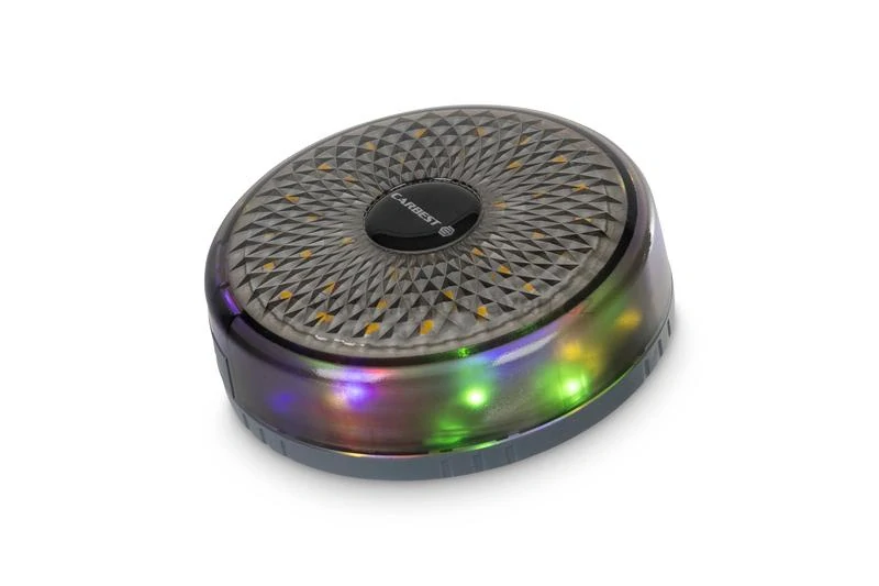 Multifunkční kempingové svítidlo s výsuvným světelným řetězem