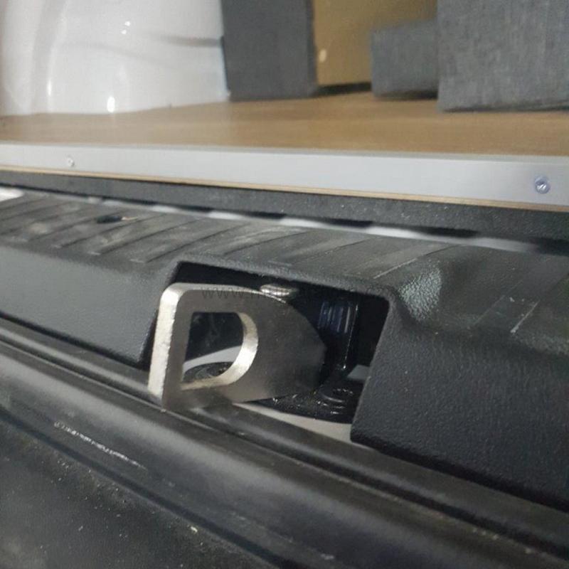 Větrání zadních dveří AIRlock pro VW T5/6, MB Viano další