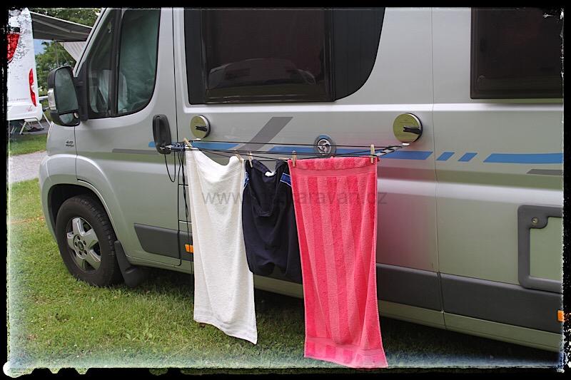 Prádelní šňůra Multifix včetně 2 přísavek