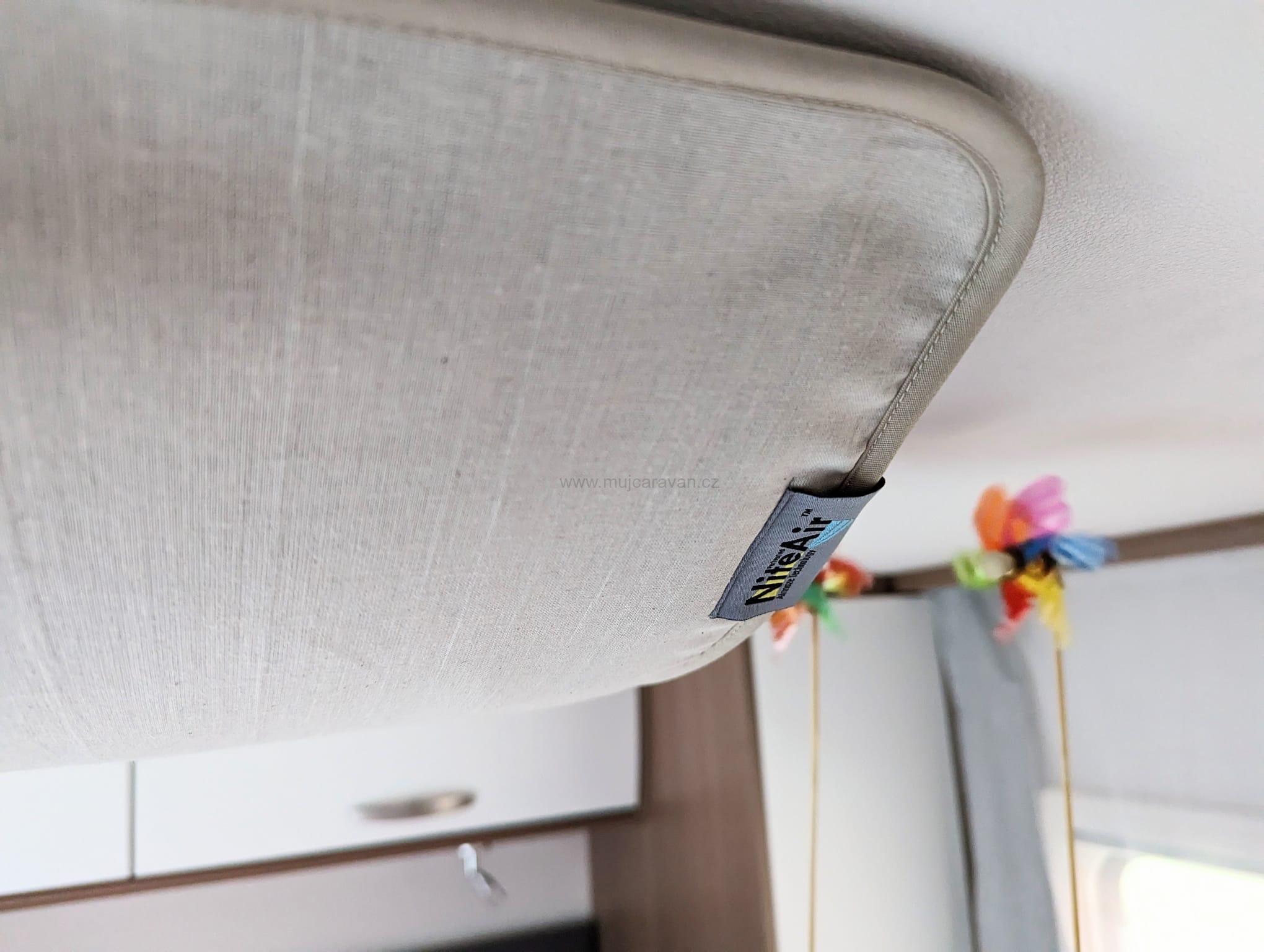 NiteAir 50 x 50 - Střešní zatemňovací / větrací kryt