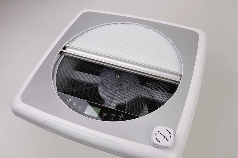 Střešní okno s ventilátorem VanVent 40 x 40 cm - černé