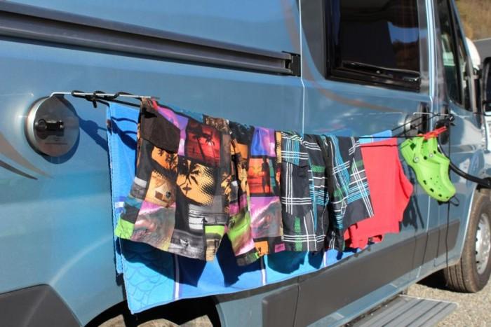 Prádelní šňůra Multifix včetně 2 přísavek