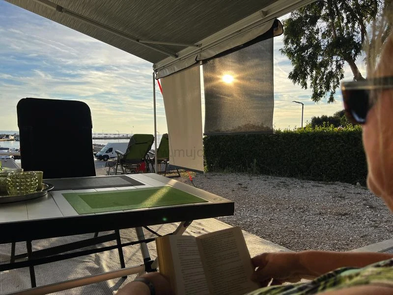 SunBreak – roleta pro markýzu proti slunci, sv. šedá