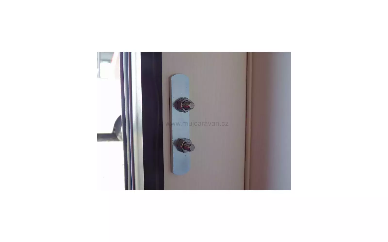 Univerzální zámek garáže