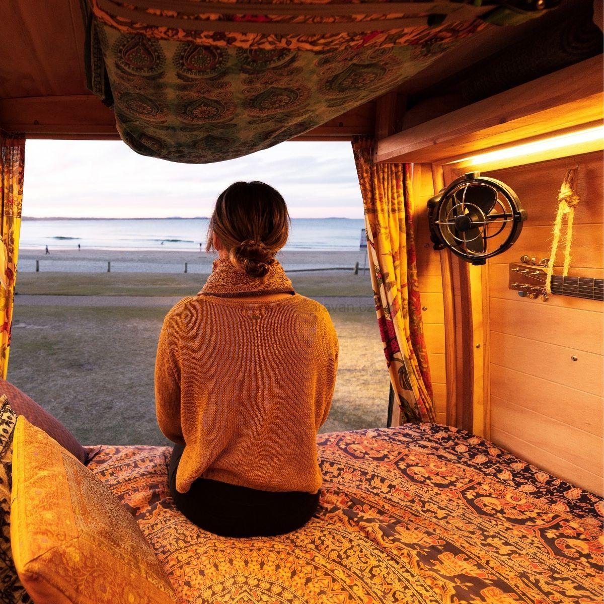 Prémiový ventilátor Sirocco II 12/24 V - černý