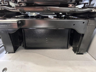 Trezor pod sedačku pro VW Grand California, dvířka vzadu