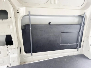 25 litrová nádrž na odpadní vodu pro Ford Tourneo / Transit Custom (> 2023) a VW Transporter (> 2024)