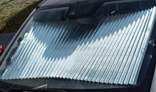 Zatemnění čelního skla Carbest